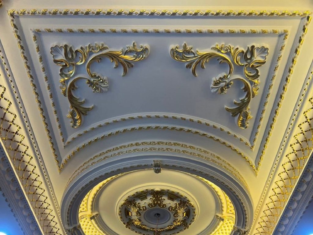 Best Elegant Victorian Gypsum Ceiling Design