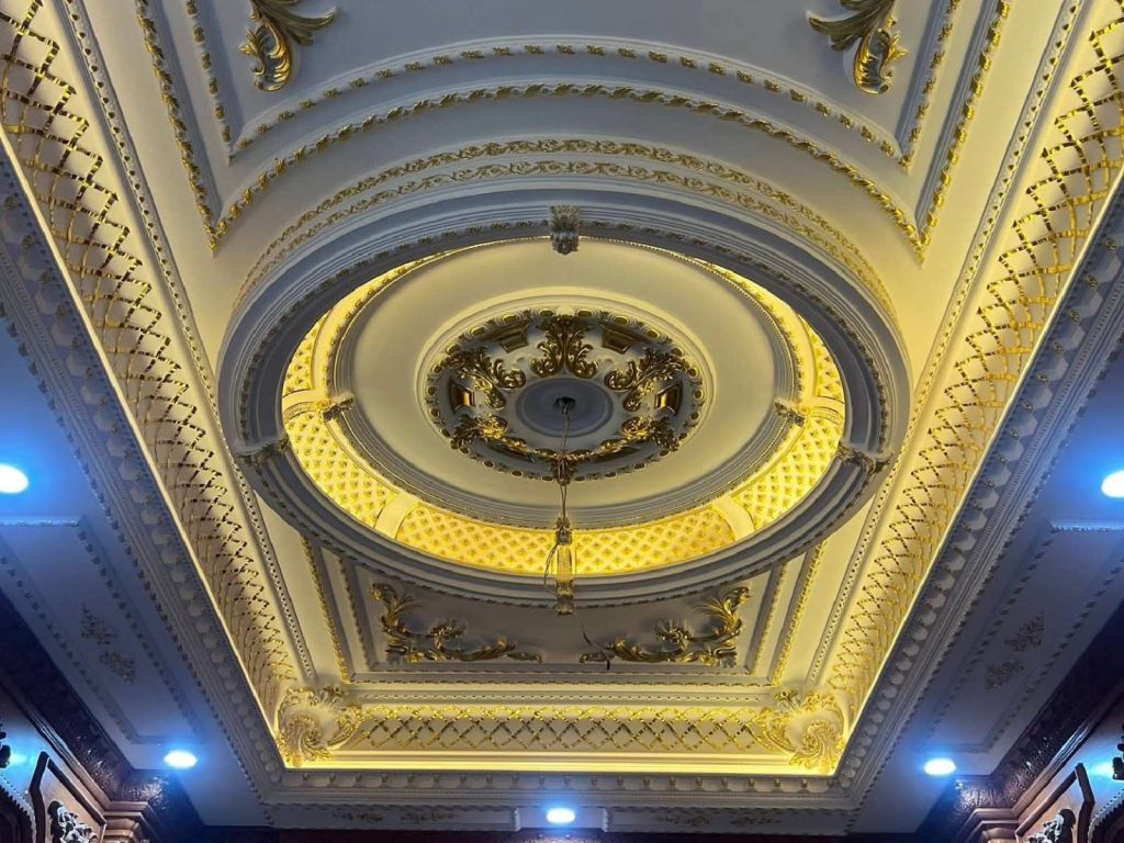 Elegant Victorian Gypsum Ceiling Design